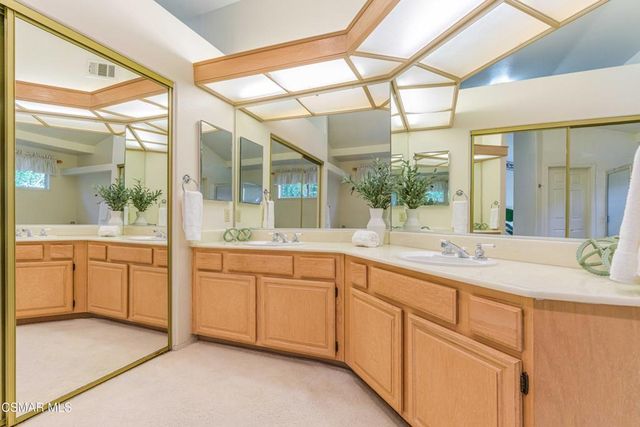 368 Pellburne Court, Simi Valley, CA 93065