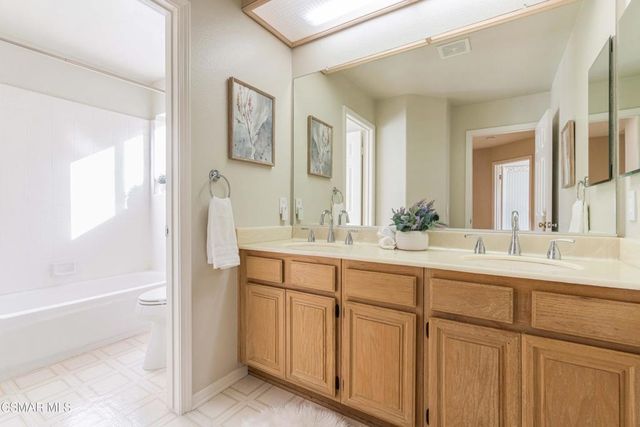 368 Pellburne Court, Simi Valley, CA 93065