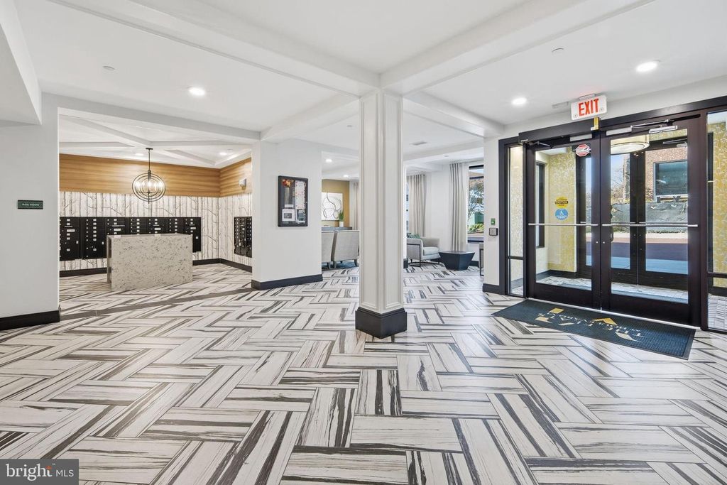 Image 11 of property listing at 10755 FAIRGROUNDS DR #102, Fairfax, VA 22030