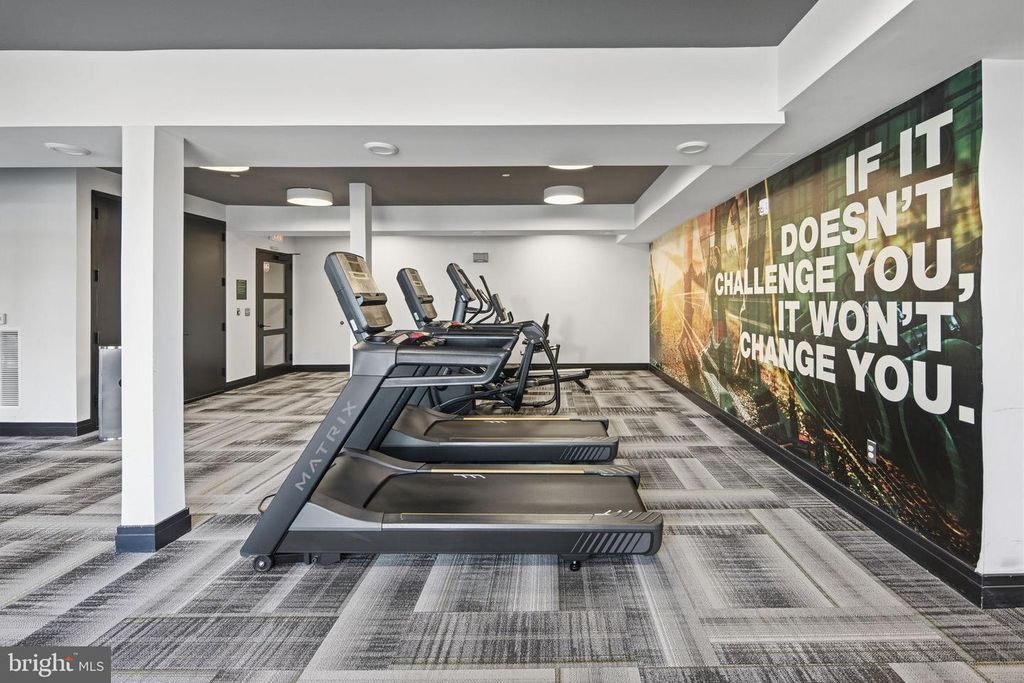 Image 16 of property listing at 10755 FAIRGROUNDS DR #102, Fairfax, VA 22030