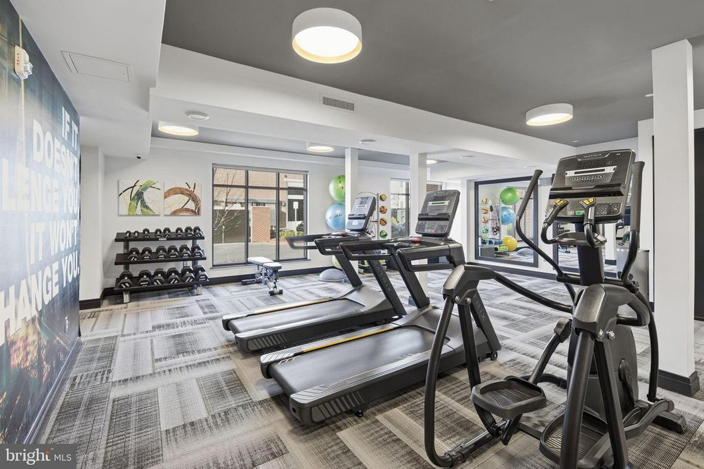 Image 17 of property listing at 10755 FAIRGROUNDS DR #102, Fairfax, VA 22030