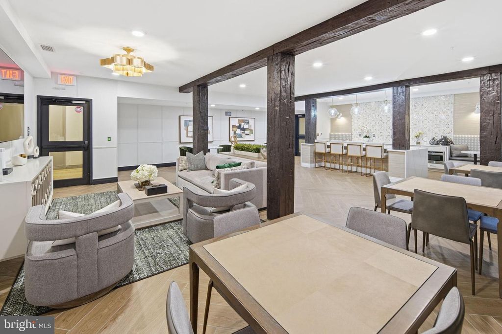 Image 19 of property listing at 10755 FAIRGROUNDS DR #102, Fairfax, VA 22030