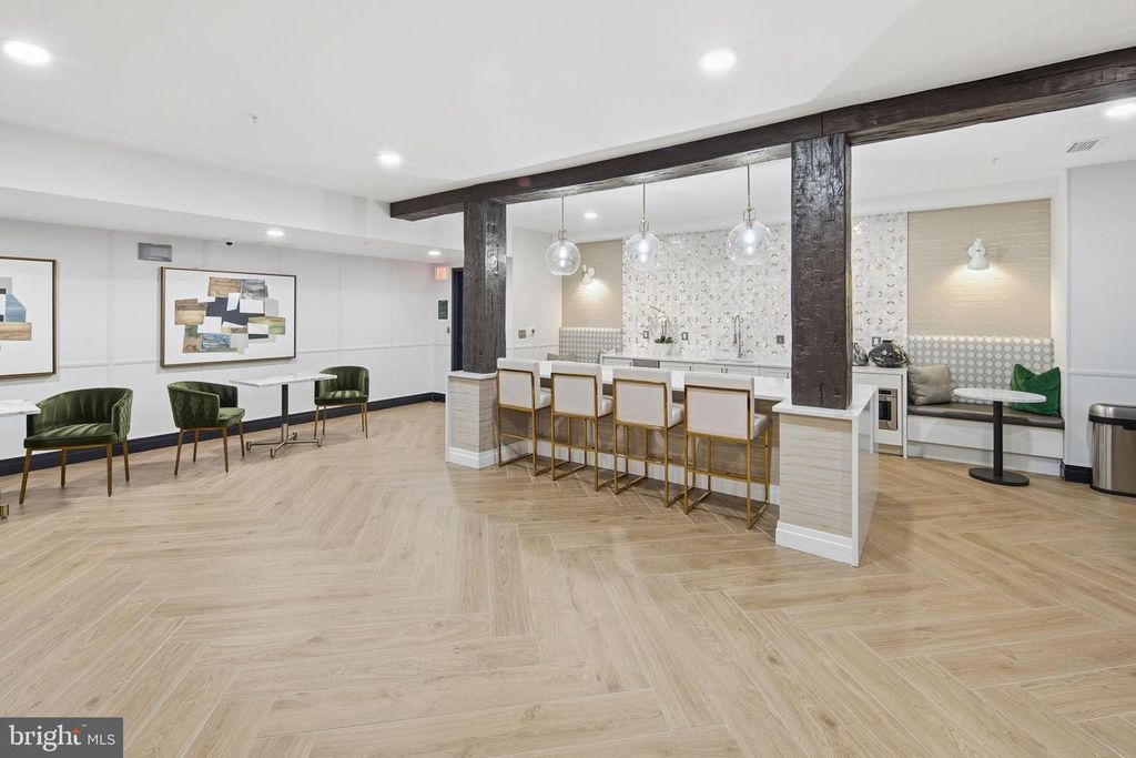 Image 20 of property listing at 10755 FAIRGROUNDS DR #102, Fairfax, VA 22030