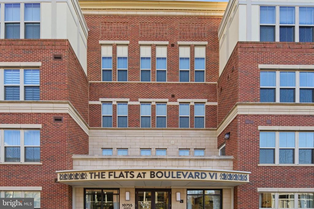 Image 3 of property listing at 10755 FAIRGROUNDS DR #102, Fairfax, VA 22030