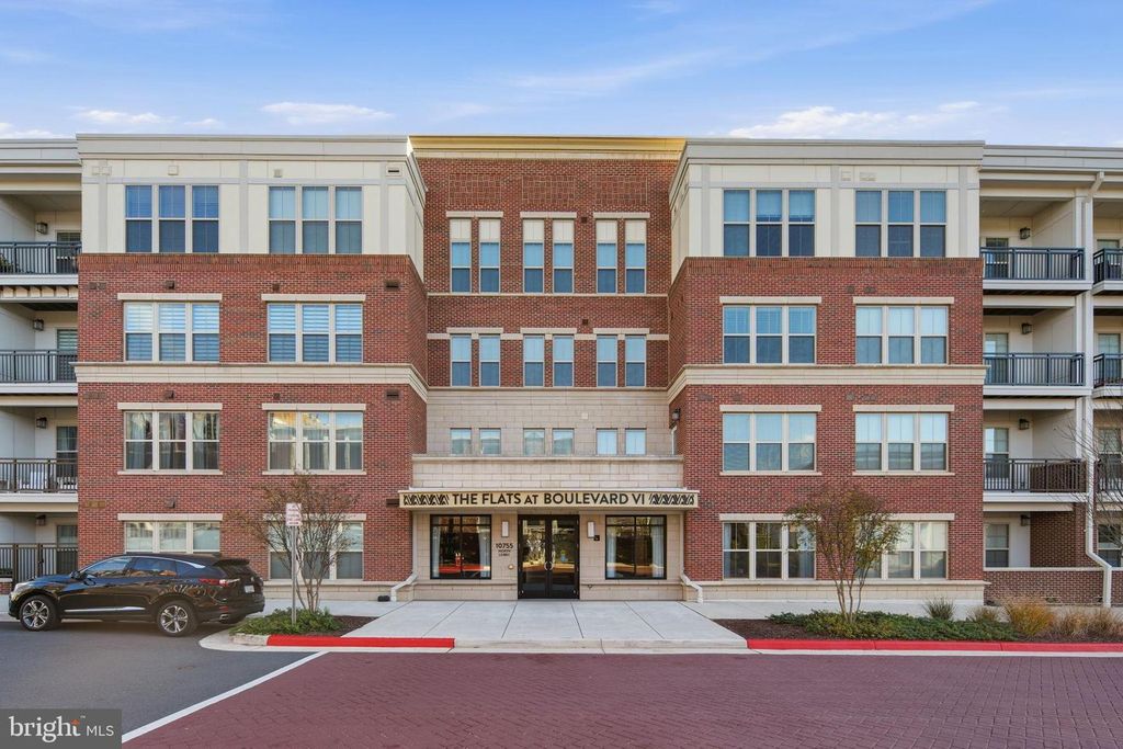 Image 4 of property listing at 10755 FAIRGROUNDS DR #102, Fairfax, VA 22030