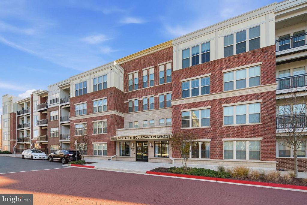 Image 5 of property listing at 10755 FAIRGROUNDS DR #102, Fairfax, VA 22030