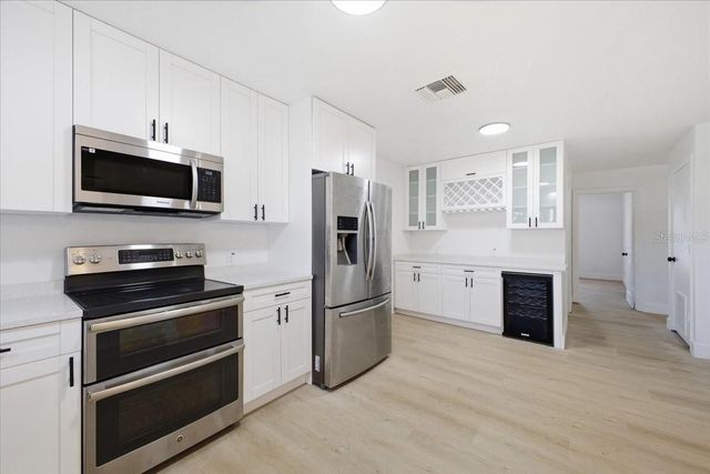3308 3RD AVENUE W, Bradenton, FL 34205