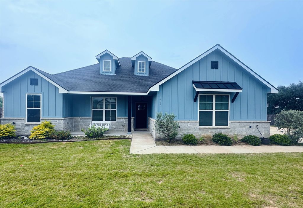 1535 Bent Creek Drive, Cleburne, TX 76033