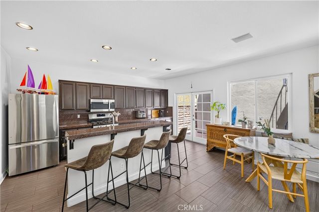 330 Ultimo Avenue, Long Beach, CA 90814
