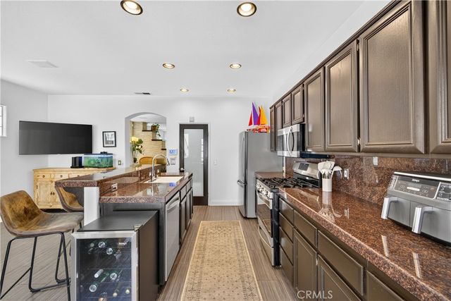 330 Ultimo Avenue, Long Beach, CA 90814
