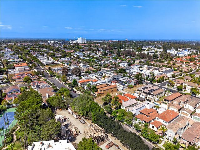 330 Ultimo Avenue, Long Beach, CA 90814