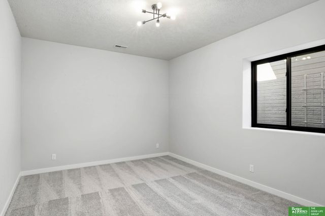 5709 N 195th Street, Elkhorn, NE 68022