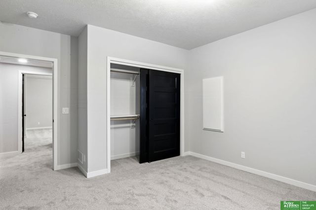 5709 N 195th Street, Elkhorn, NE 68022