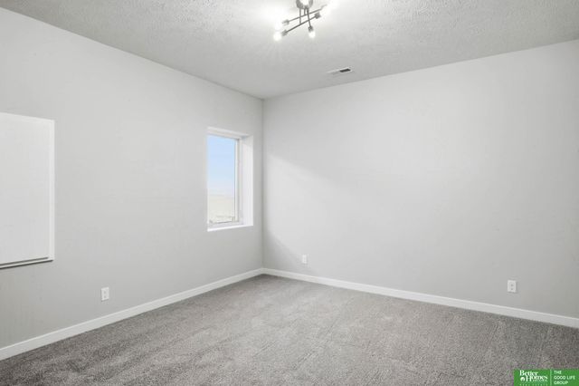 5709 N 195th Street, Elkhorn, NE 68022