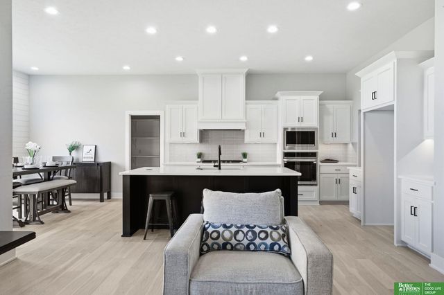 5709 N 195th Street, Elkhorn, NE 68022