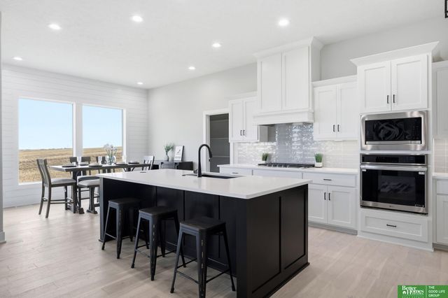 5709 N 195th Street, Elkhorn, NE 68022