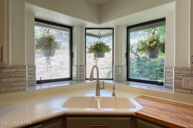 2016 E Packsaddle Dr, Coeur D'alene, ID 83815