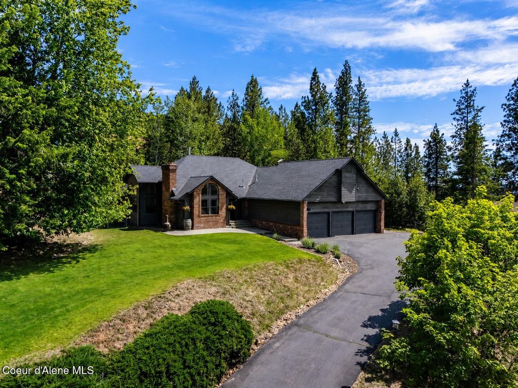 2016 E Packsaddle Dr, Coeur D'alene, ID 83815