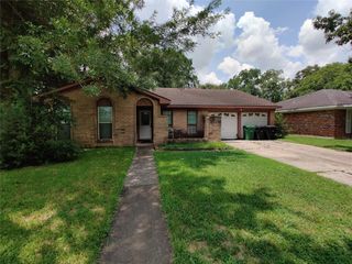 967 Wavecrest Lane, Houston, TX 77062