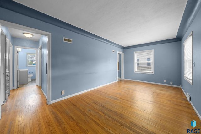 900 S 4th Ave Avenue, Sioux Falls, SD 57104