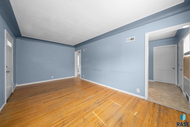 900 S 4th Ave Avenue, Sioux Falls, SD 57104