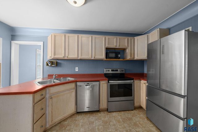 900 S 4th Ave Avenue, Sioux Falls, SD 57104