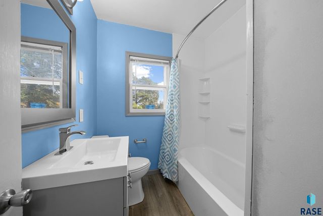 900 S 4th Ave Avenue, Sioux Falls, SD 57104