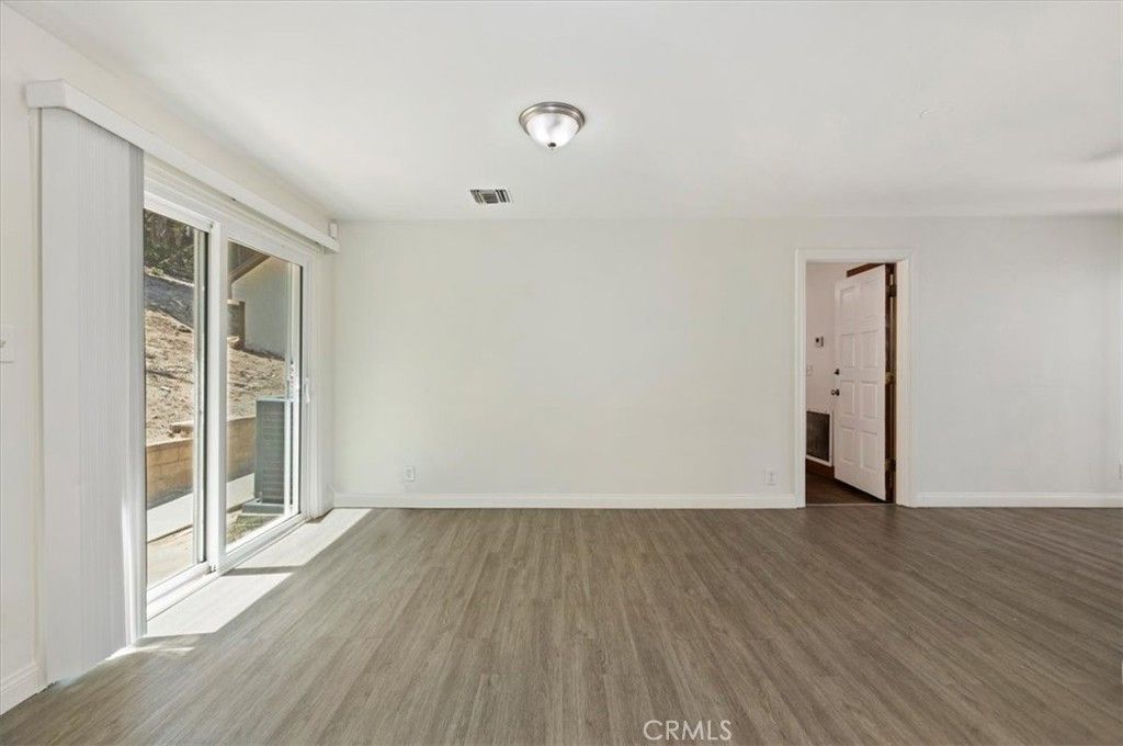 Image 18 of property listing at 2154 Gainsborough, Riverside, CA 92506