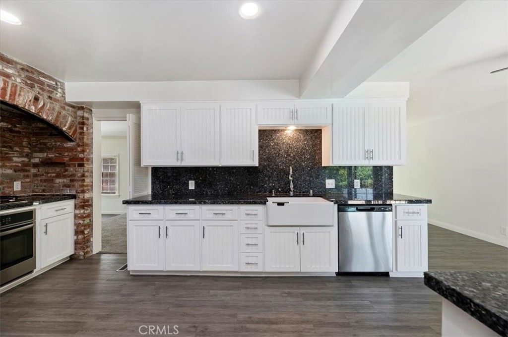Image 23 of property listing at 2154 Gainsborough, Riverside, CA 92506