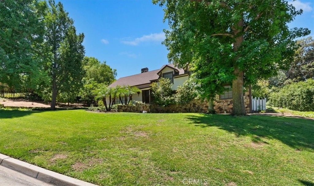 Image 4 of property listing at 2154 Gainsborough, Riverside, CA 92506