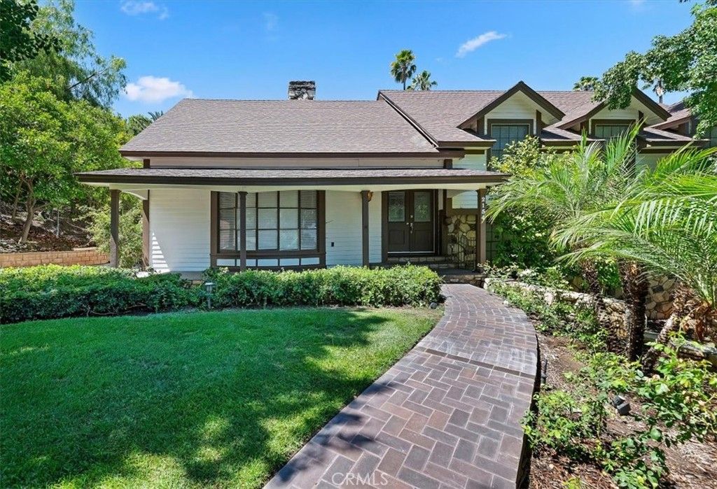 Image 6 of property listing at 2154 Gainsborough, Riverside, CA 92506