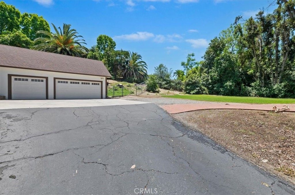 Image 64 of property listing at 2154 Gainsborough, Riverside, CA 92506