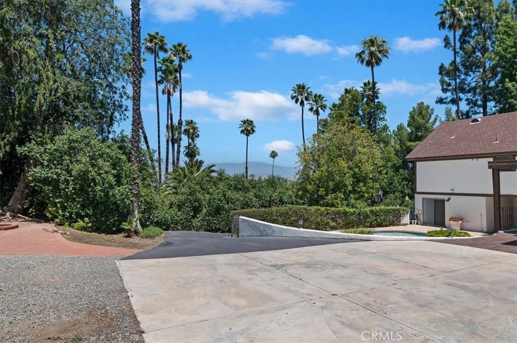 Image 69 of property listing at 2154 Gainsborough, Riverside, CA 92506