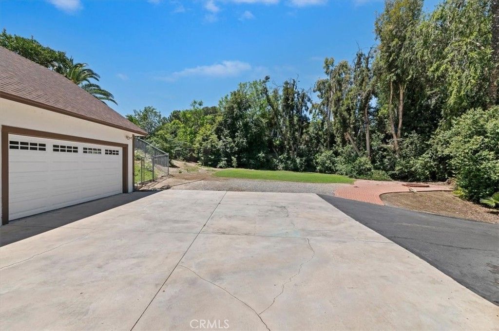 Image 70 of property listing at 2154 Gainsborough, Riverside, CA 92506