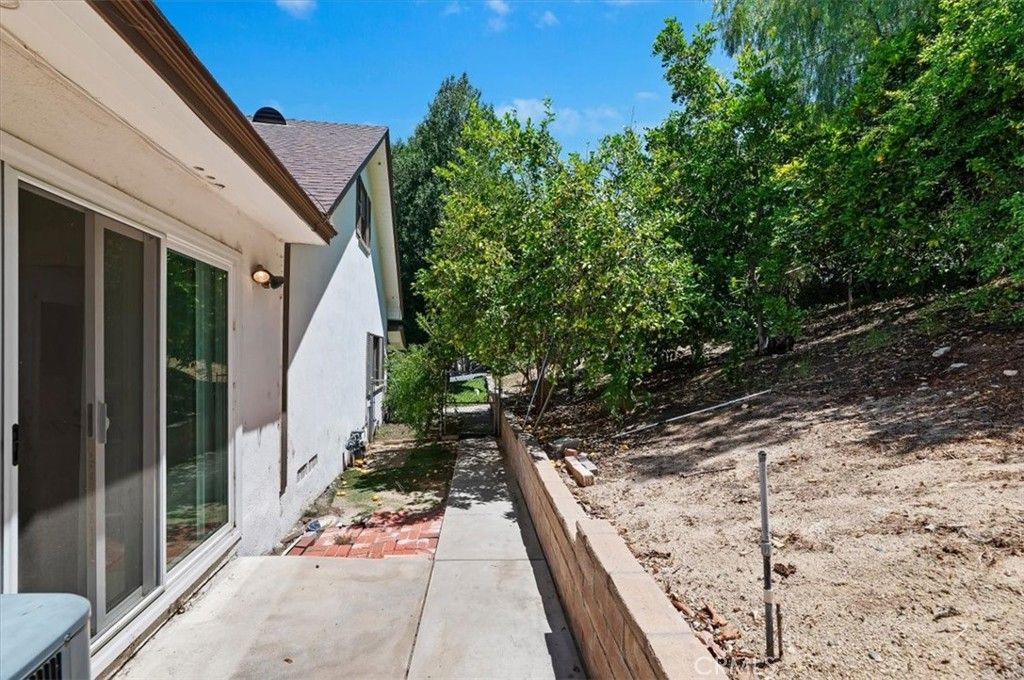 Image 72 of property listing at 2154 Gainsborough, Riverside, CA 92506