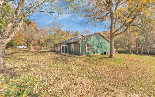 10088 Whitehouse Road, Fayetteville, AR 72701