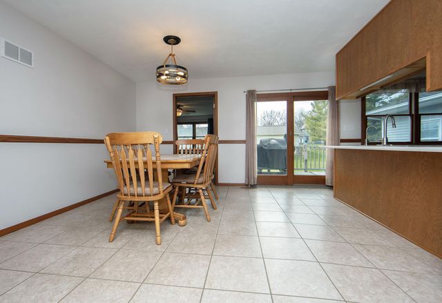 1101 9th St NW, Waverly, IA 50677