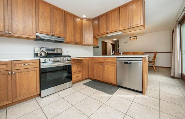 1101 9th St NW, Waverly, IA 50677