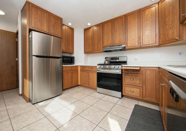 1101 9th St NW, Waverly, IA 50677