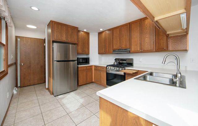 1101 9th St NW, Waverly, IA 50677