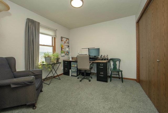 1101 9th St NW, Waverly, IA 50677