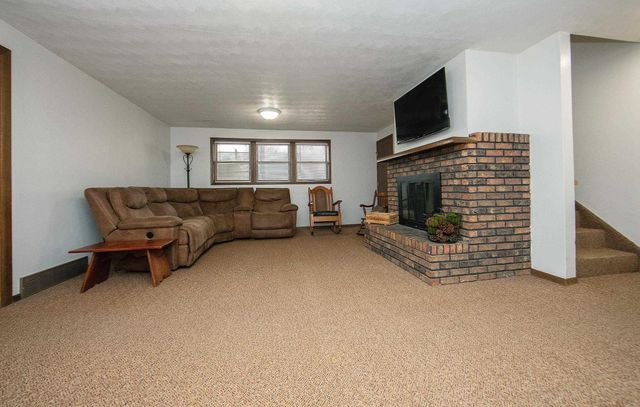 1101 9th St NW, Waverly, IA 50677