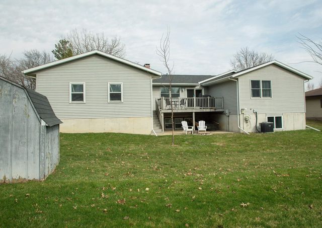 1101 9th St NW, Waverly, IA 50677