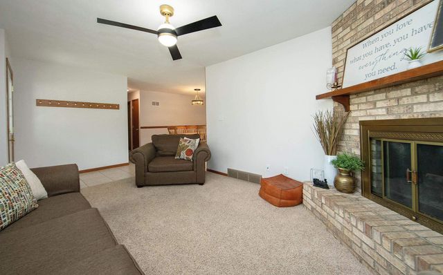 1101 9th St NW, Waverly, IA 50677