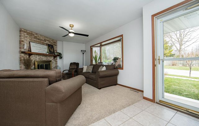 1101 9th St NW, Waverly, IA 50677