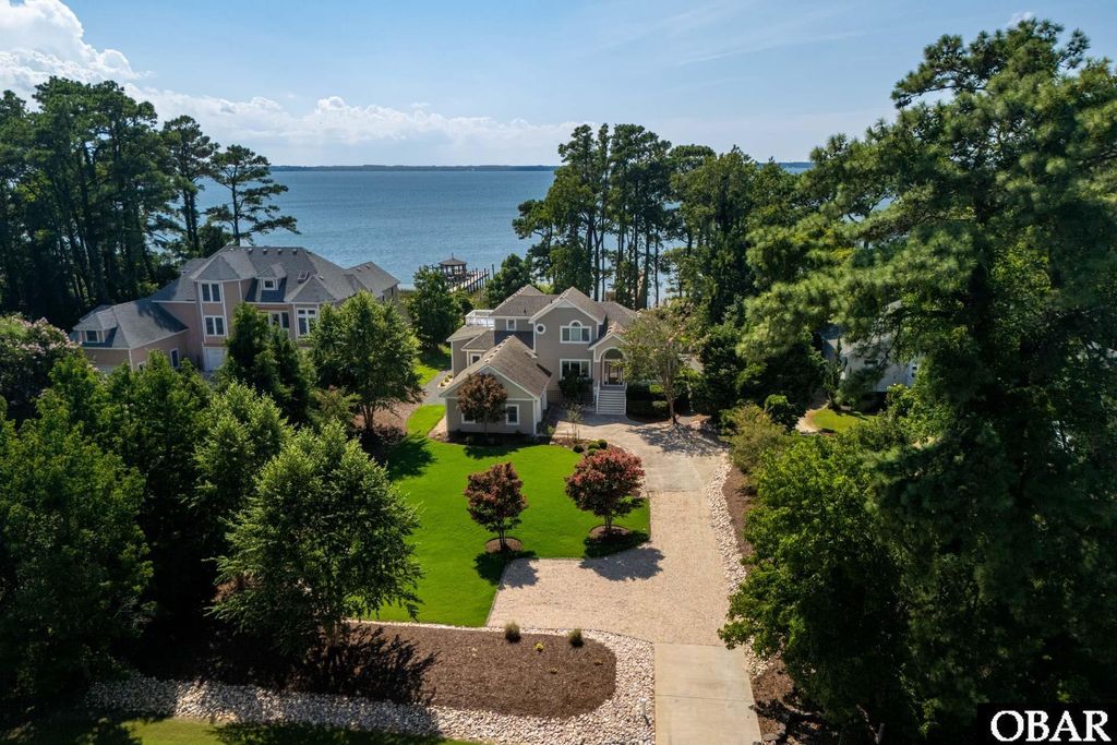 Image 1 of property listing at 3044 Martins Point Road, Kitty Hawk, NC 27949