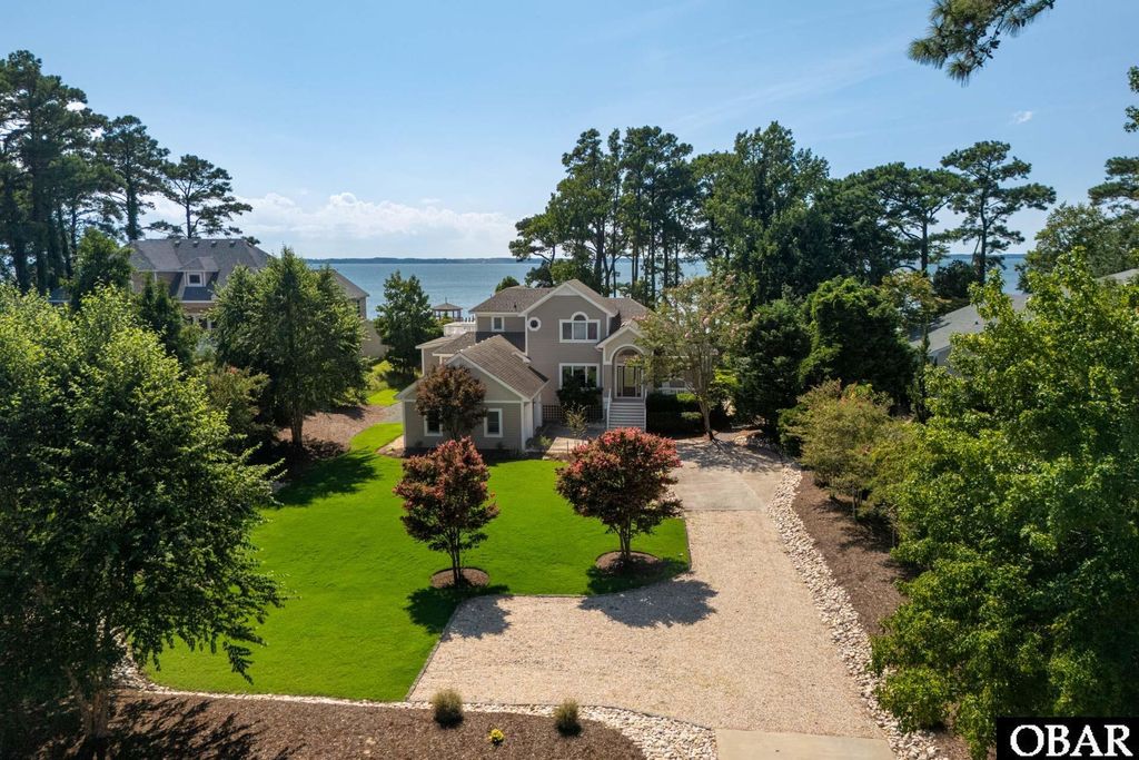 Image 2 of property listing at 3044 Martins Point Road, Kitty Hawk, NC 27949