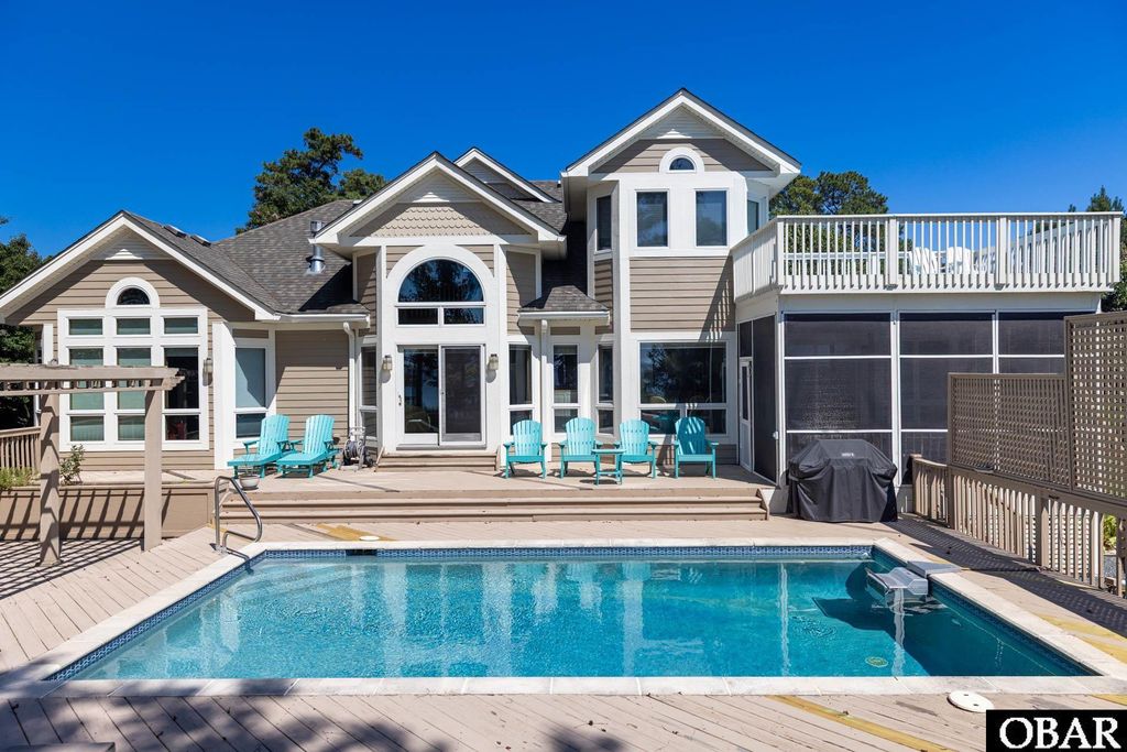 Image 4 of property listing at 3044 Martins Point Road, Kitty Hawk, NC 27949