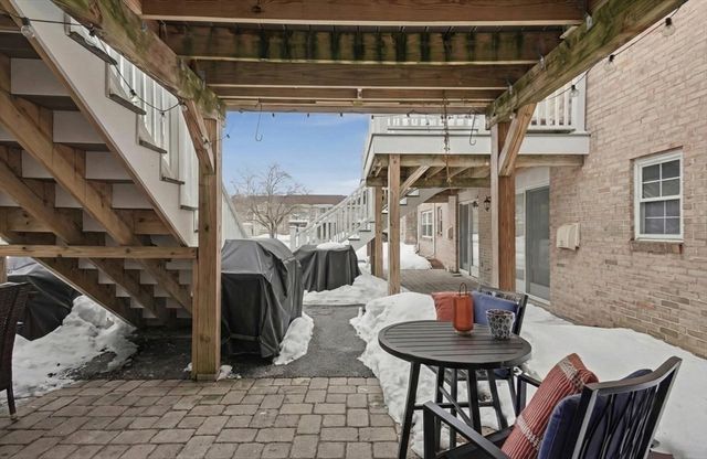 70 Washington Park Dr 6, Andover, MA 01810