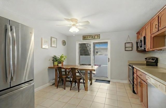 70 Washington Park Dr 6, Andover, MA 01810